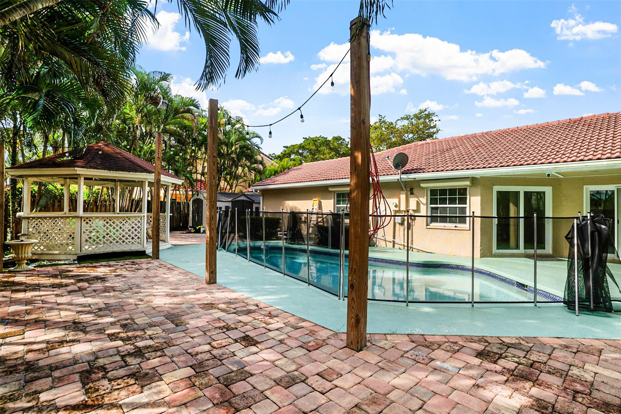 Country Isles Garden Home - Residential