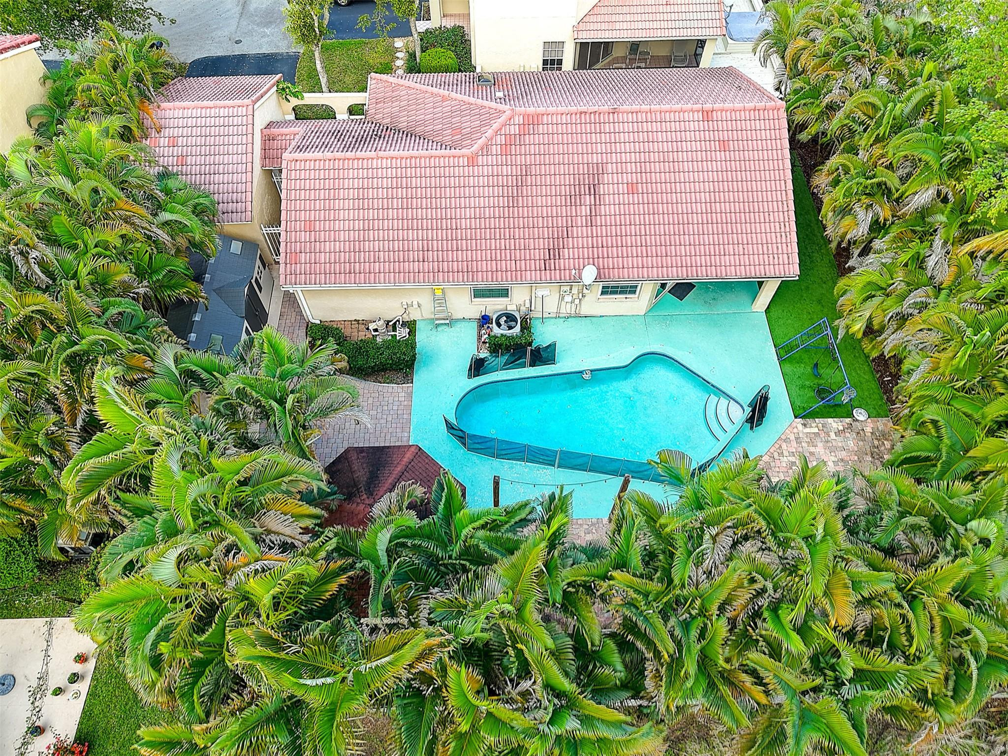 Country Isles Garden Home - Residential