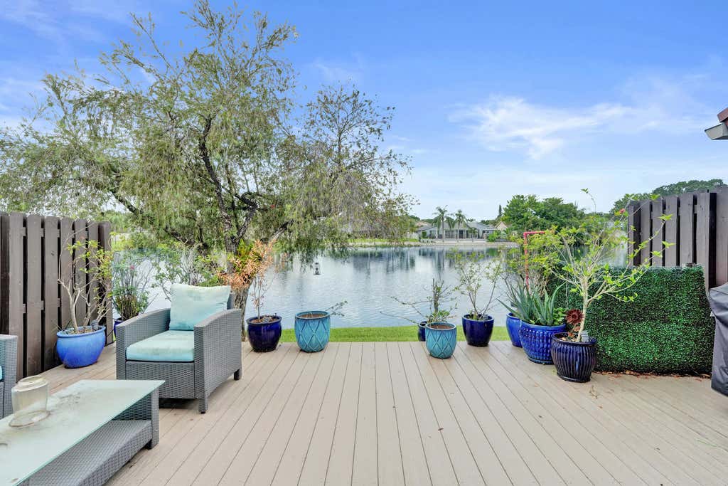 Photo of 1122 NW 79th Drive, Plantation, FL 33322 (MLS # B26046780)