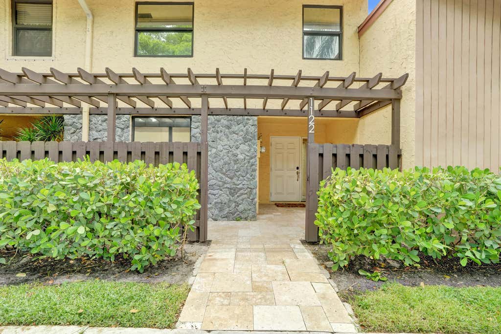Photo of 1122 NW 79th Drive, Plantation, FL 33322 (MLS # B26046780)