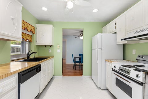 Tiny photo for 1261 NW 90th Drive, Plantation, FL 33322 (MLS # B26033916)
