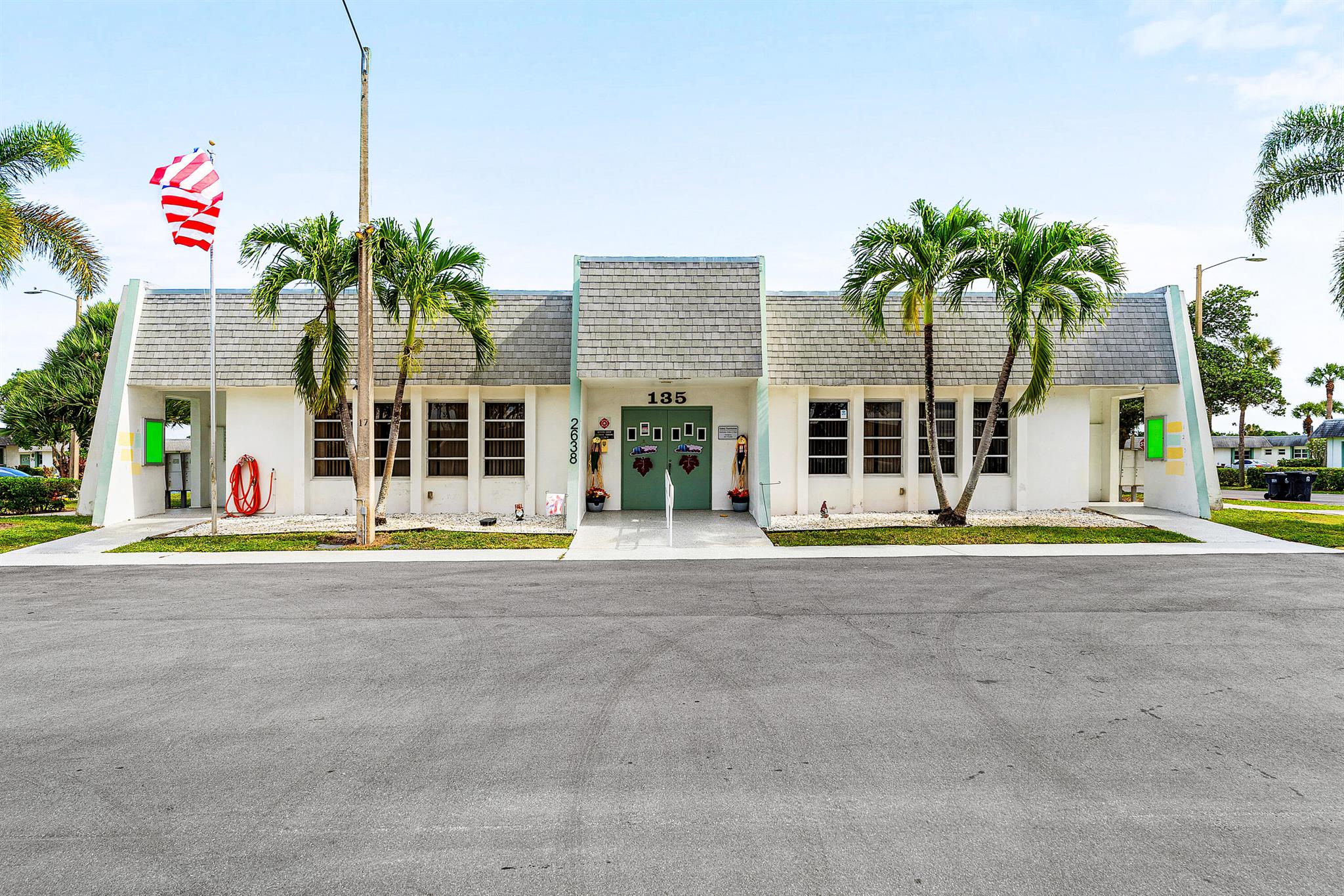 CRESTHAVEN TOWNHOMES SEC - Residential