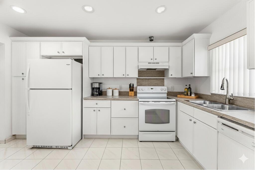 2638 Gately Drive E 1