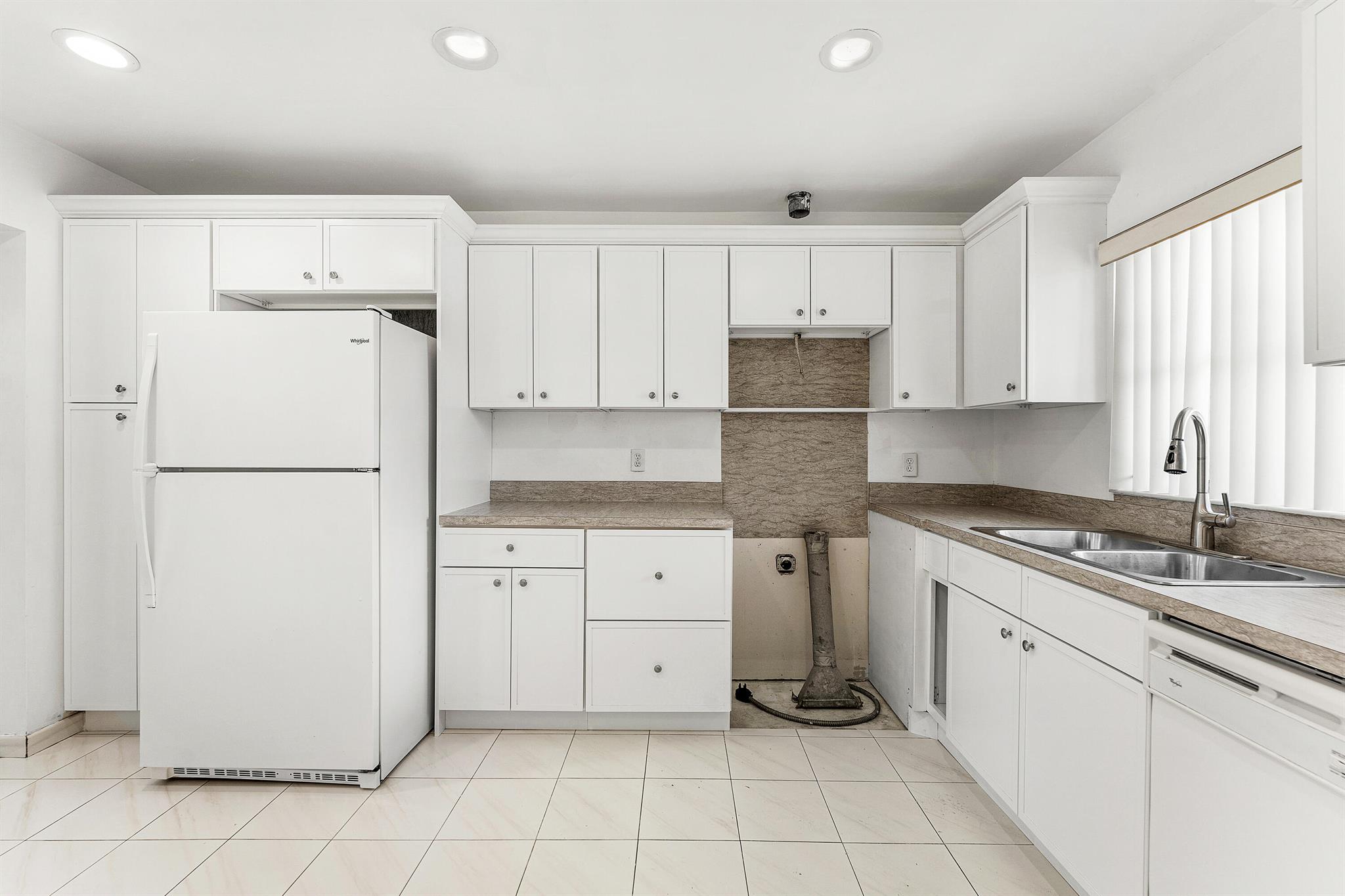 2638 Gately Drive E 1