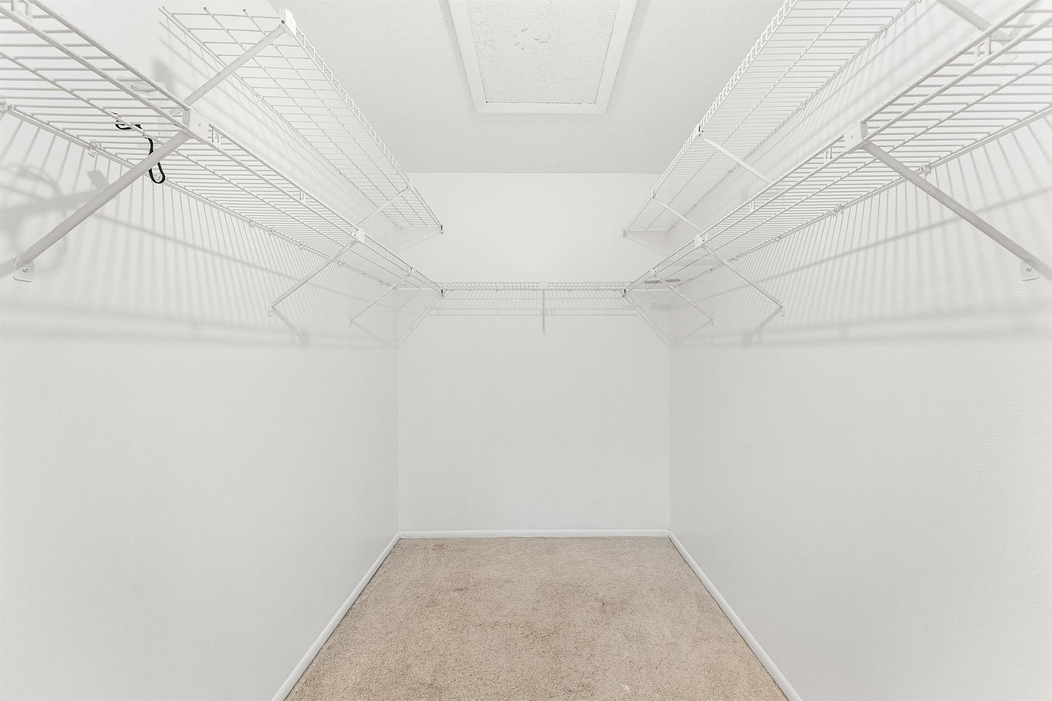 CRESTHAVEN TOWNHOMES SEC - Residential