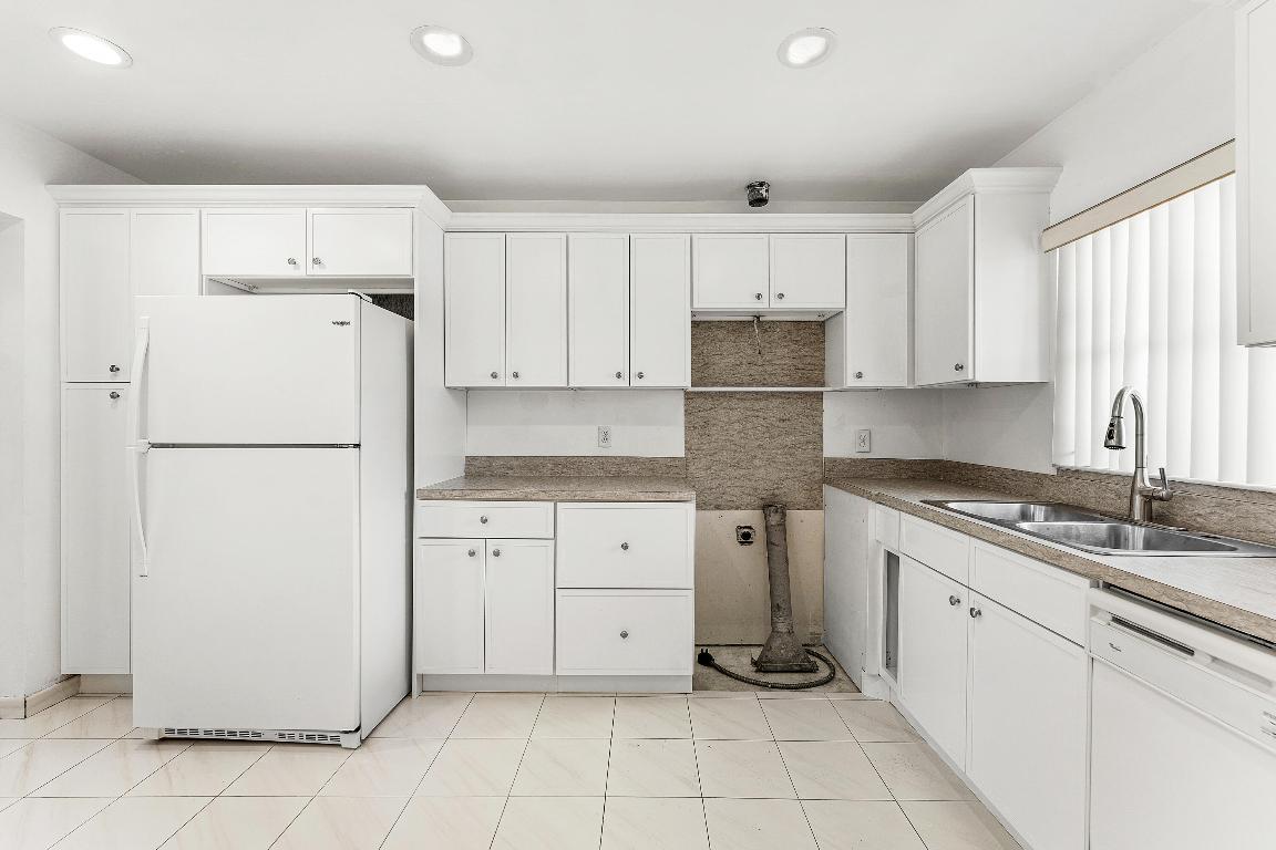 2638 Gately Drive E 1