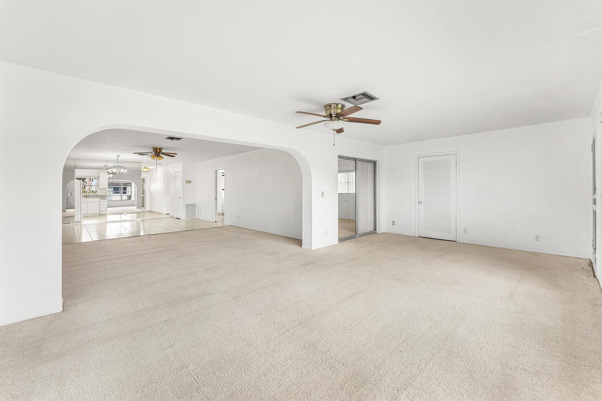 CRESTHAVEN TOWNHOMES SEC - Residential