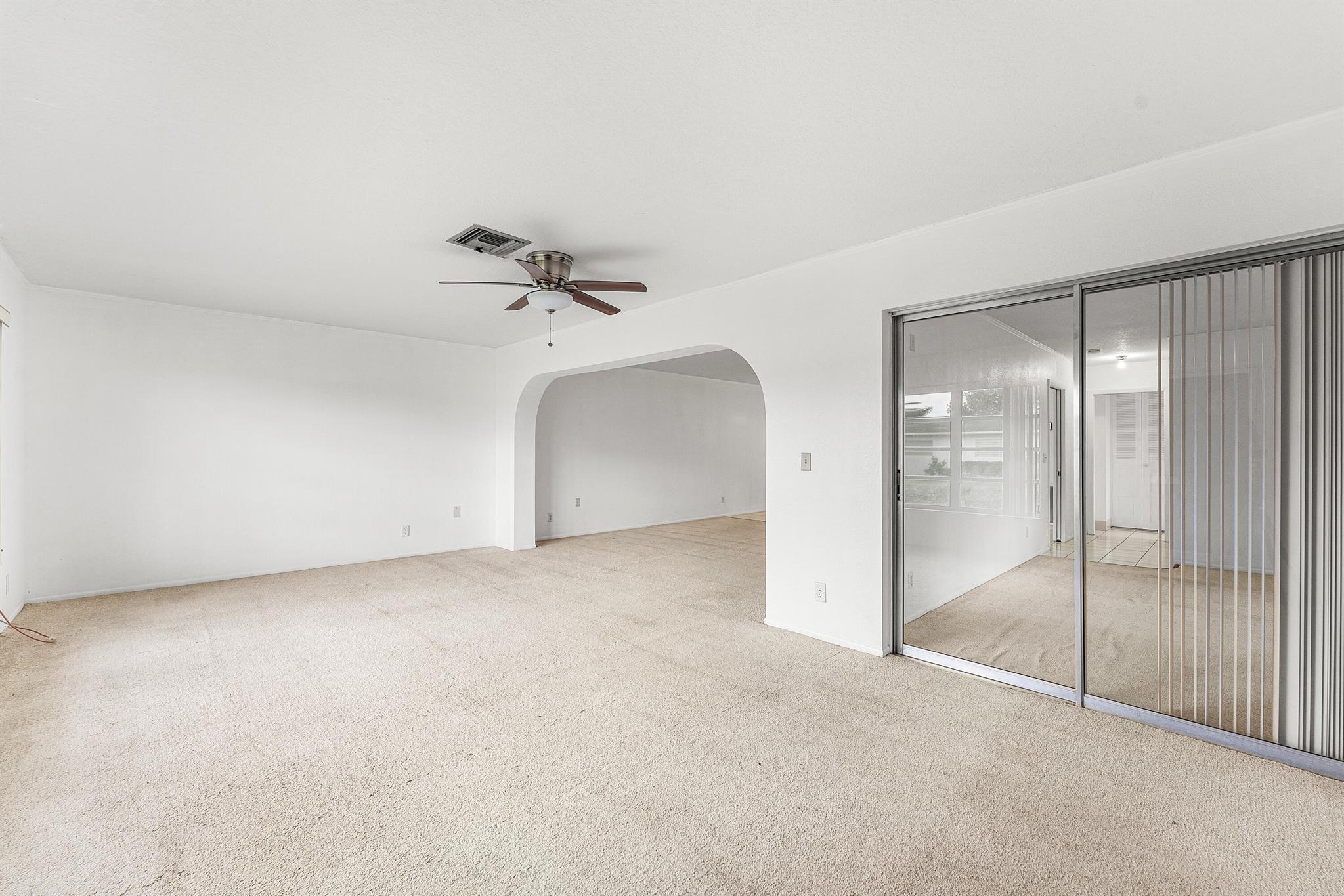 CRESTHAVEN TOWNHOMES SEC - Residential