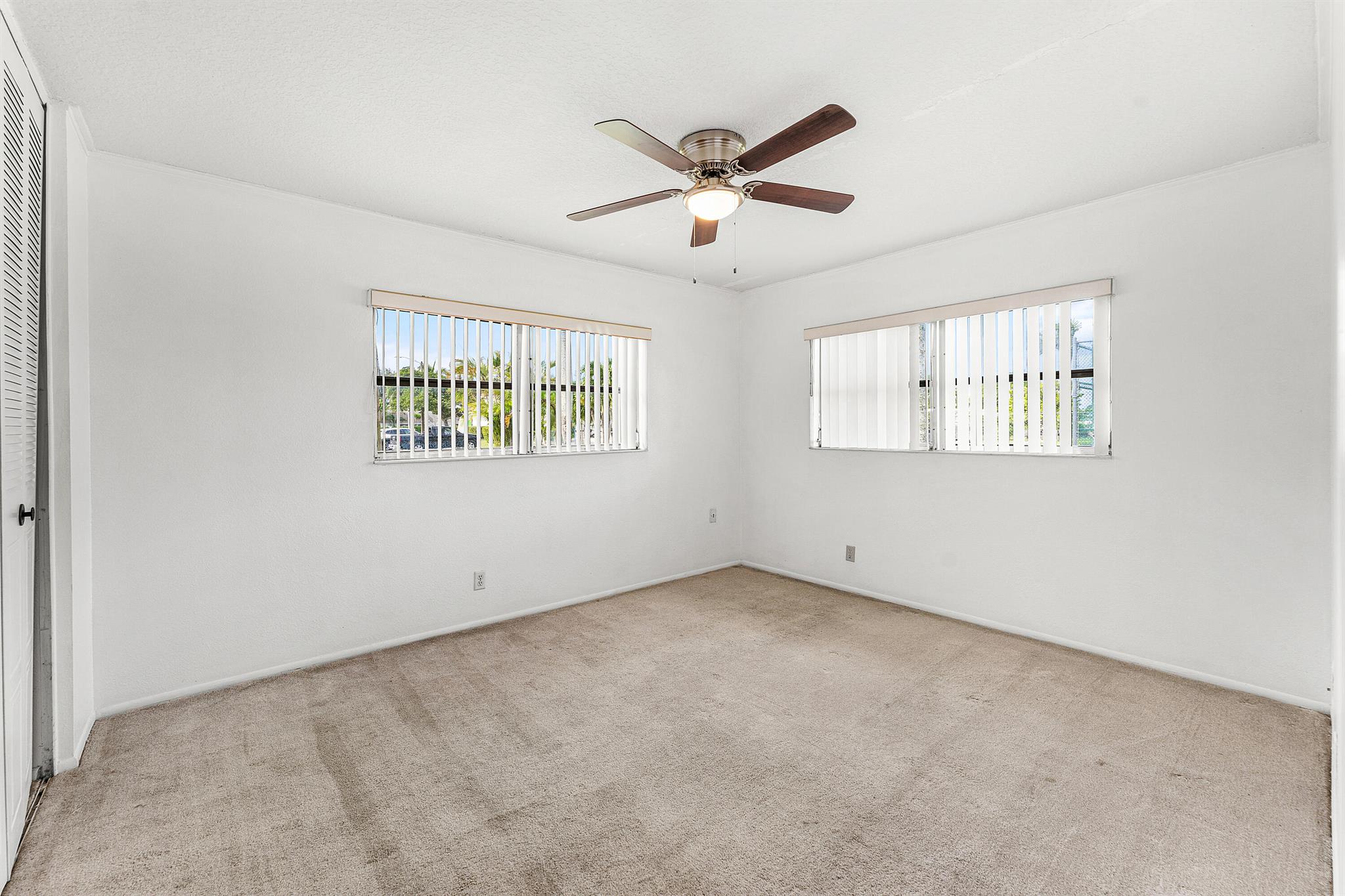 CRESTHAVEN TOWNHOMES SEC - Residential