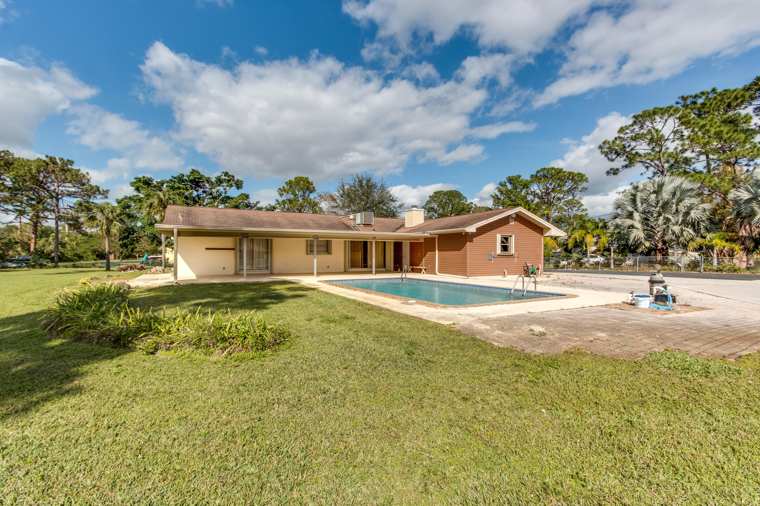 SQUARE LAKE - Residential