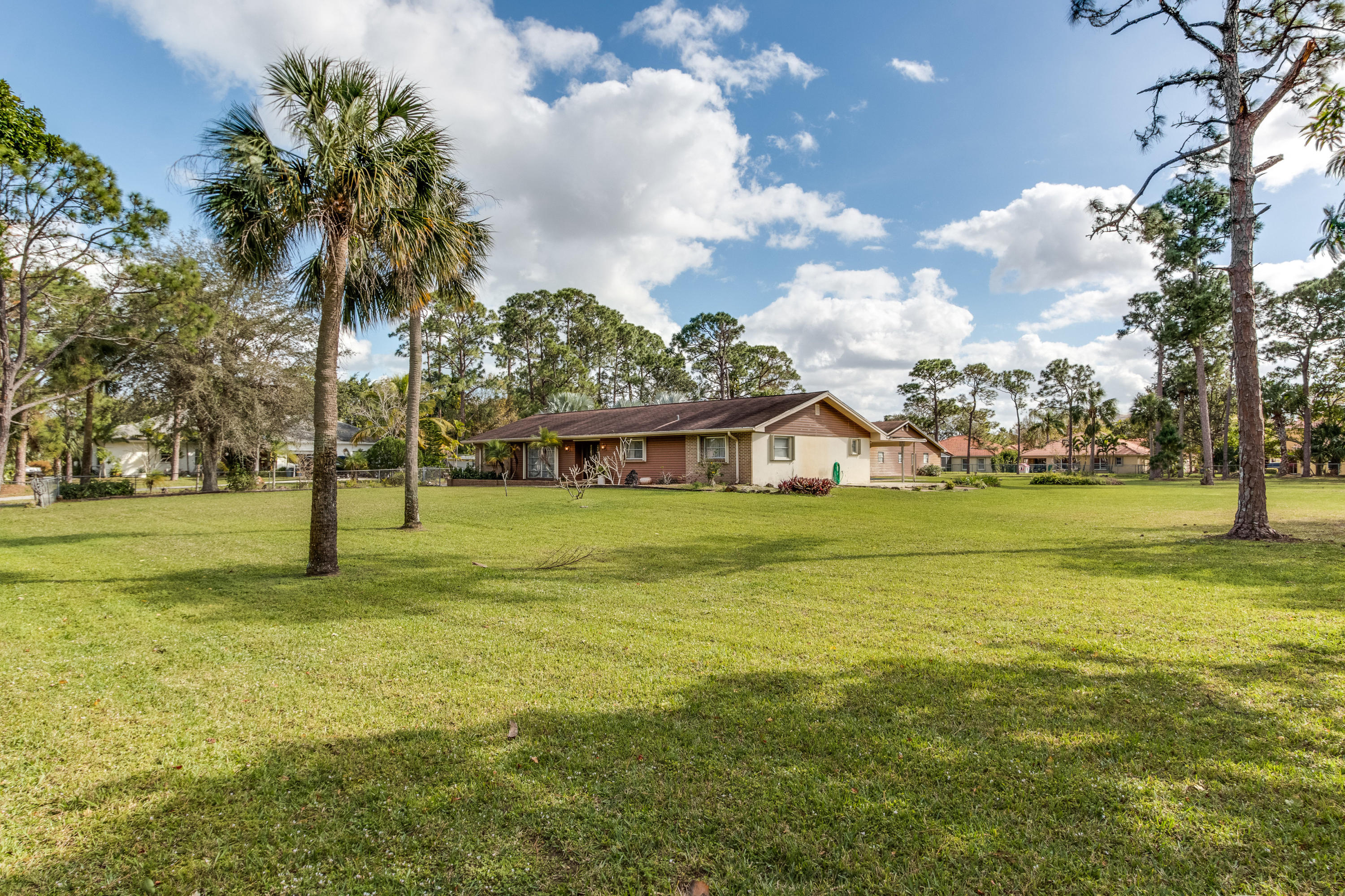 SQUARE LAKE - Residential