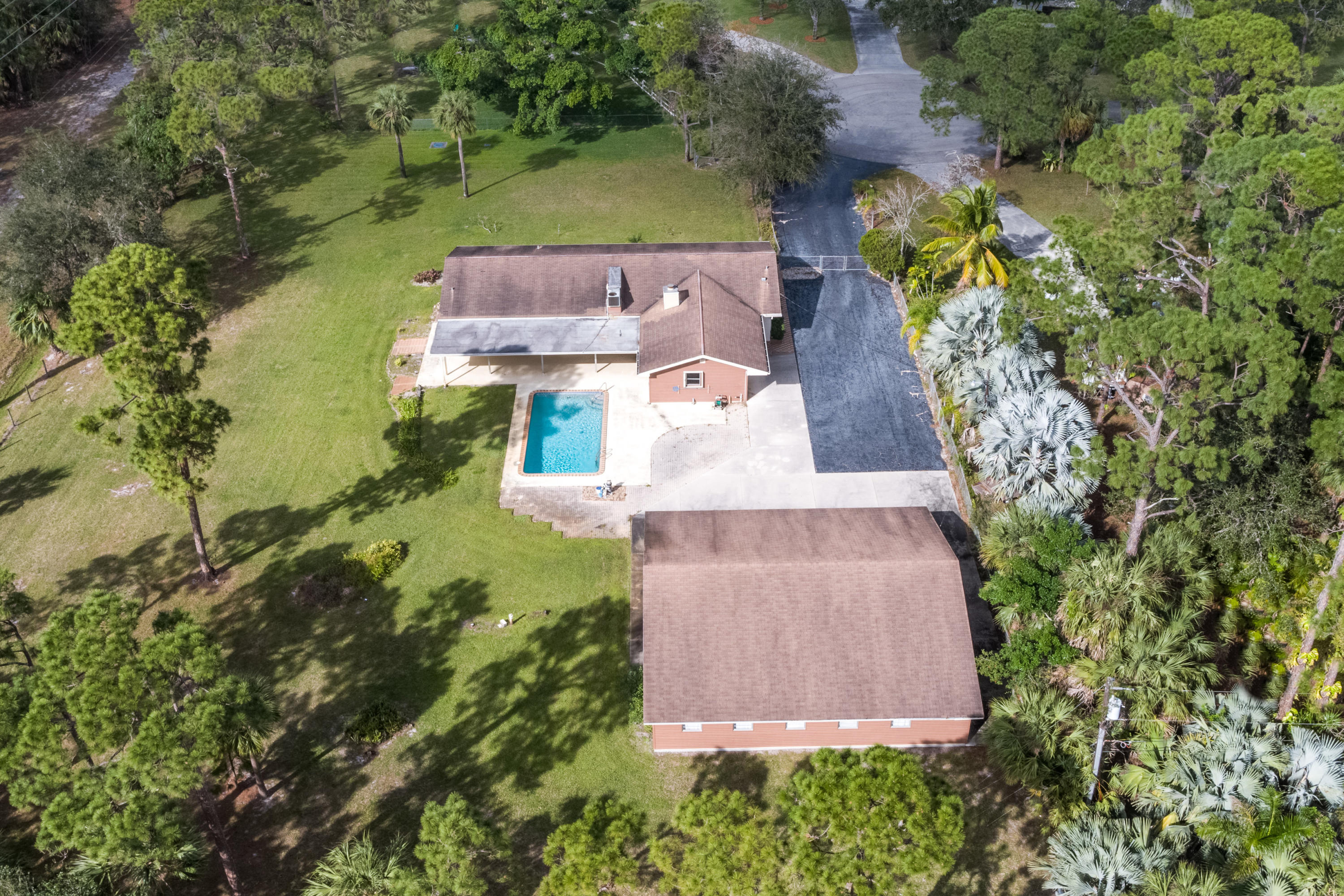 SQUARE LAKE - Residential