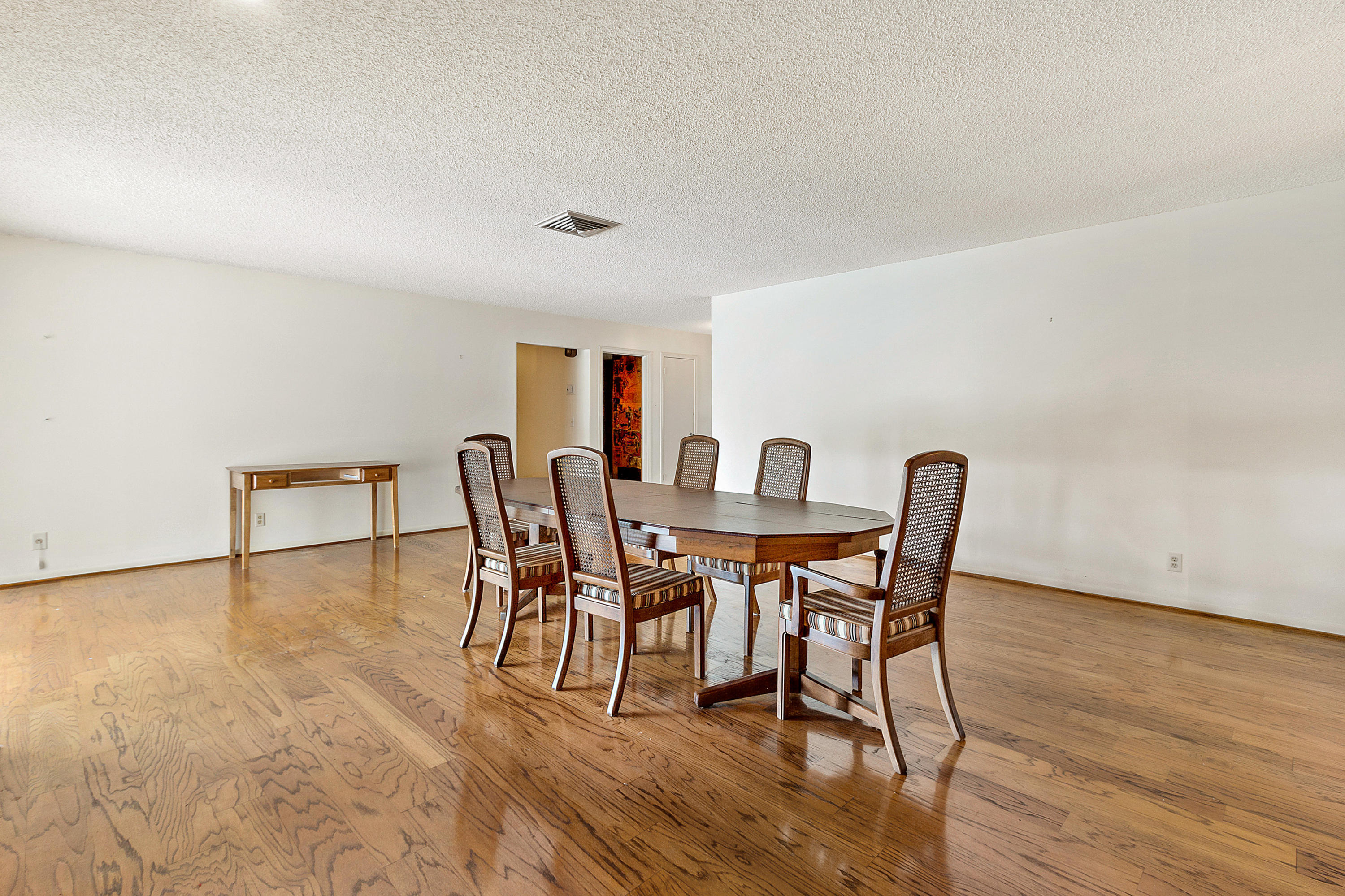 SQUARE LAKE - Residential