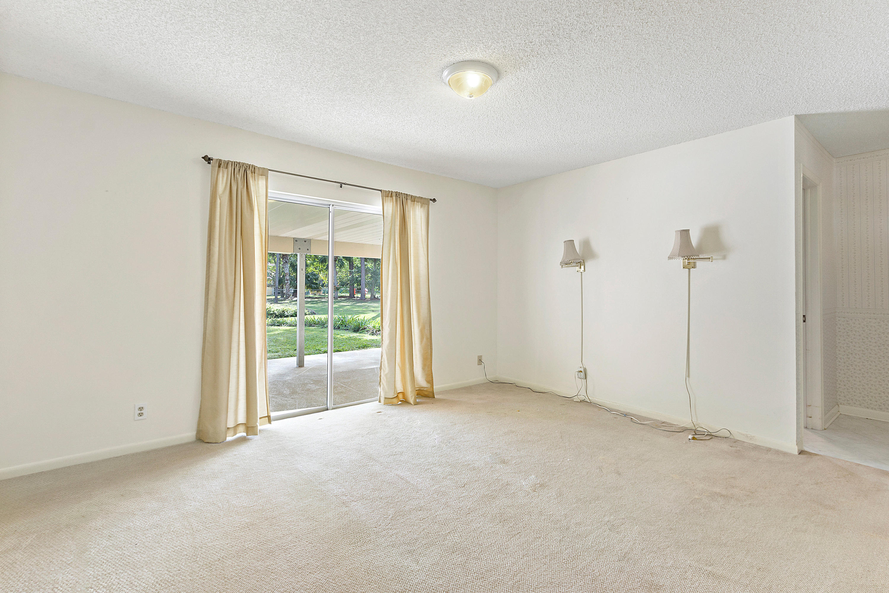 SQUARE LAKE - Residential