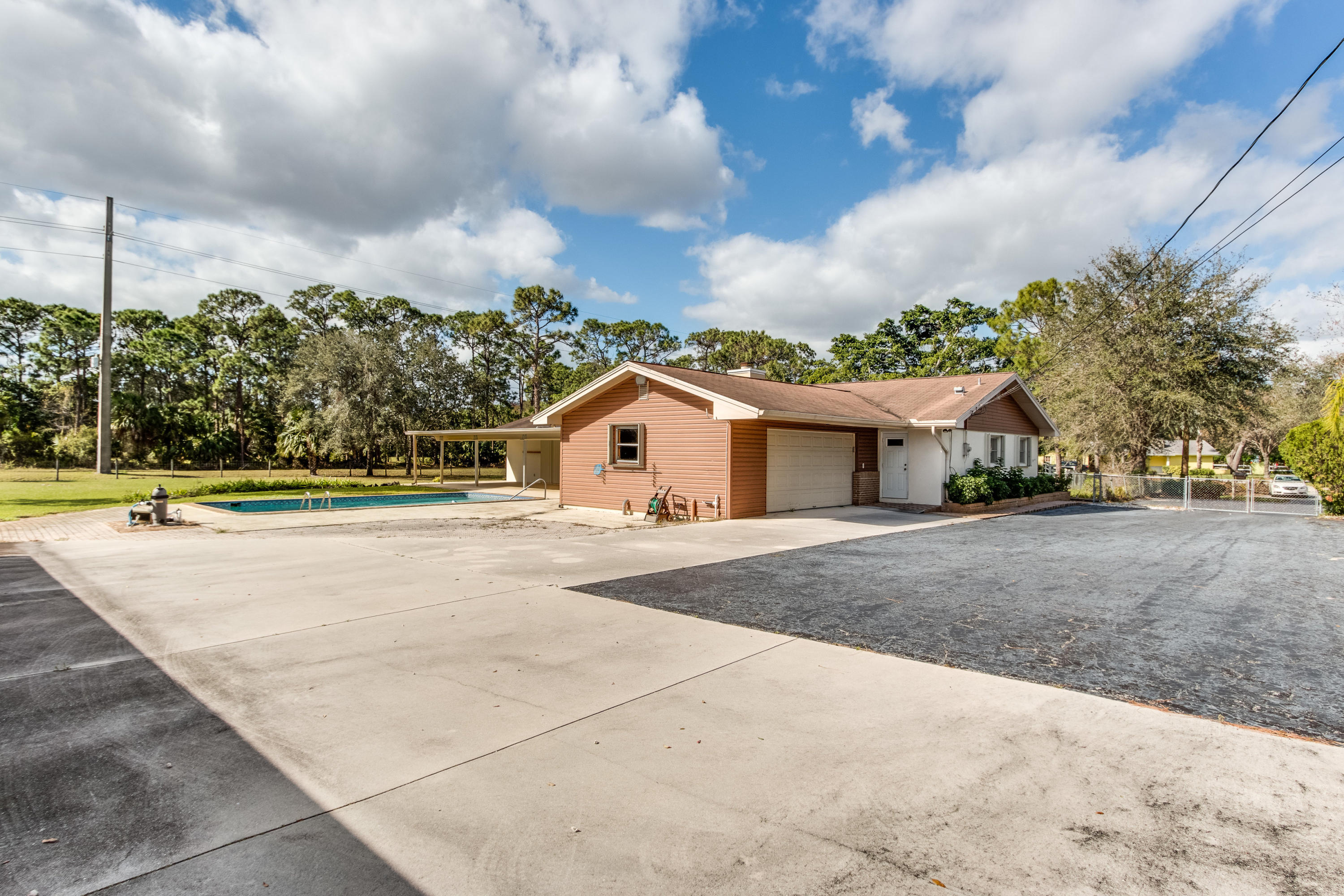 SQUARE LAKE - Residential