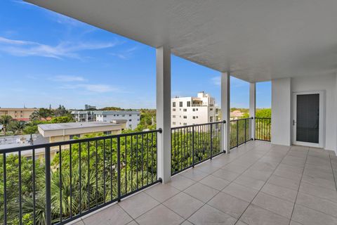 A home in Deerfield Beach