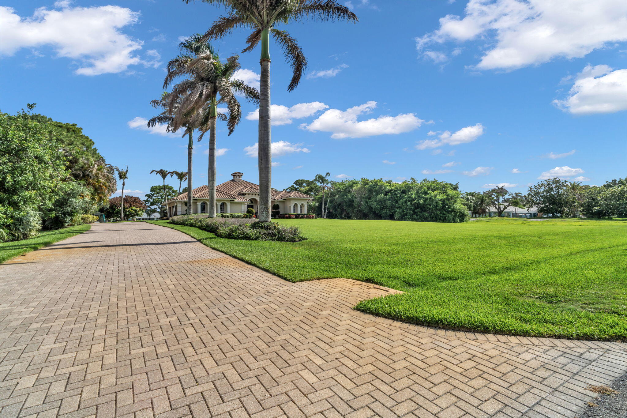 MID-RIVERS YACHT AND COUNTRY CLUB (AKA EVERGREEN C - Residential