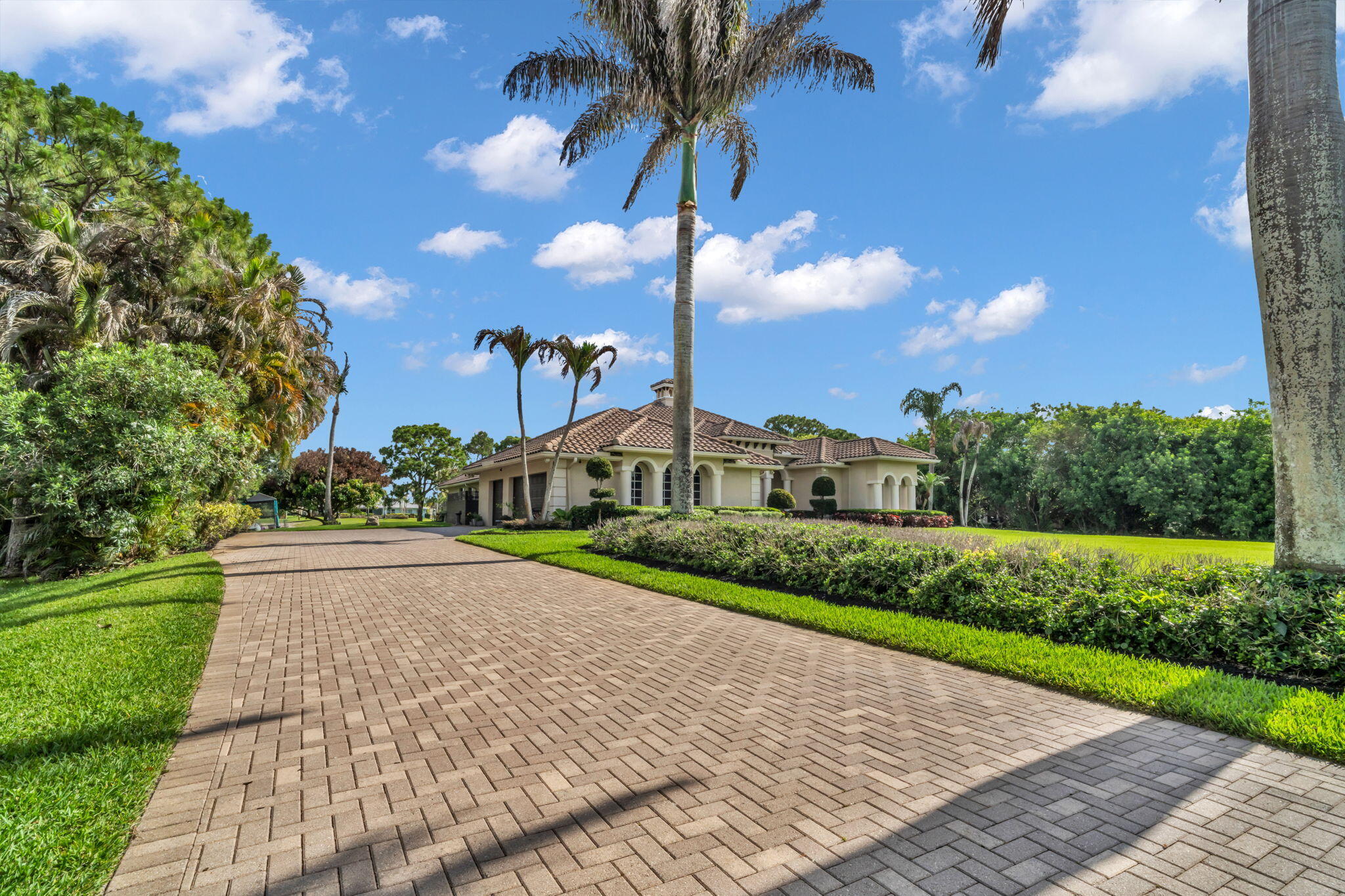 MID-RIVERS YACHT AND COUNTRY CLUB (AKA EVERGREEN C - Residential