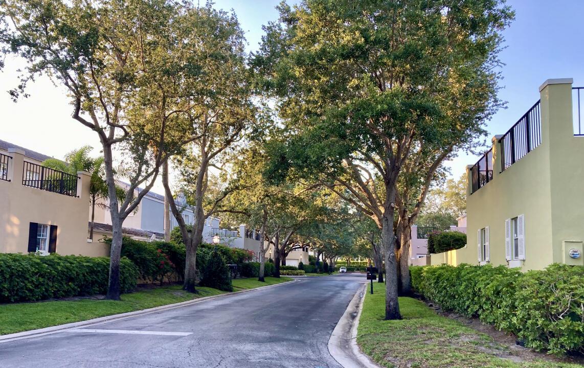 CHARLESTON PLACE - Residential