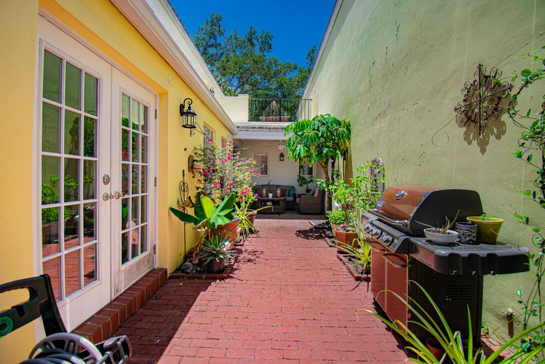 CHARLESTON PLACE - Residential