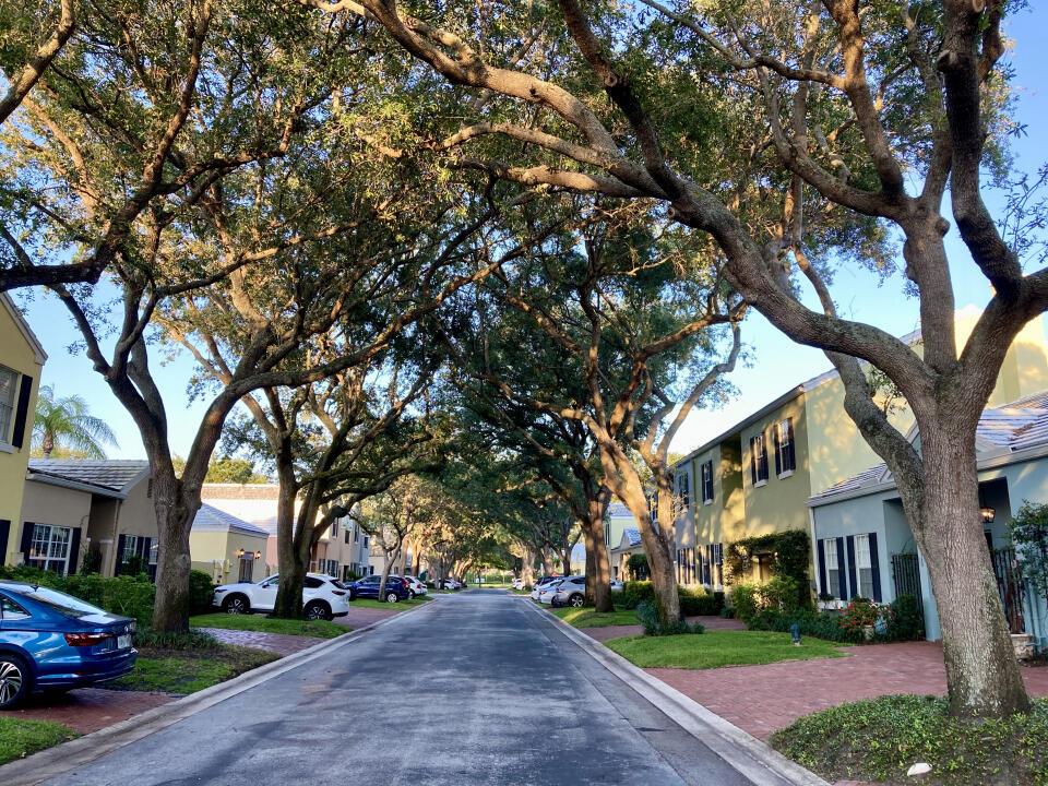 CHARLESTON PLACE - Residential