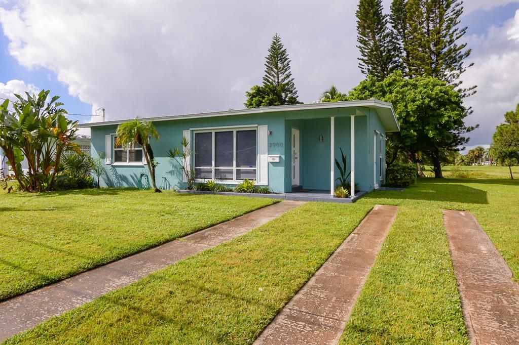 Photo of 2900 SE Treasure Island Road, Port Saint Lucie, FL 34952 (MLS # R10753335)