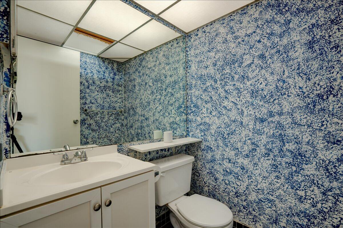 KINGS POINT SAXONY CONDOS - Residential