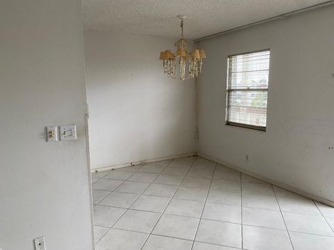 Tiny photo for 4096 Westbury H #4096, Deerfield Beach, FL 33442 (MLS # B26008954)
