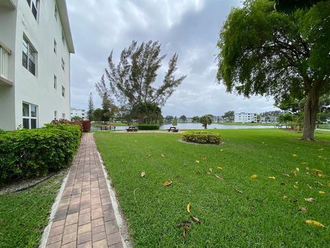 Tiny photo for 4096 Westbury H #4096, Deerfield Beach, FL 33442 (MLS # B26008954)