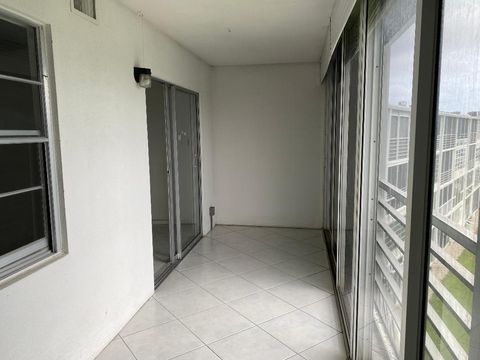 Tiny photo for 4096 Westbury H #4096, Deerfield Beach, FL 33442 (MLS # B26008954)