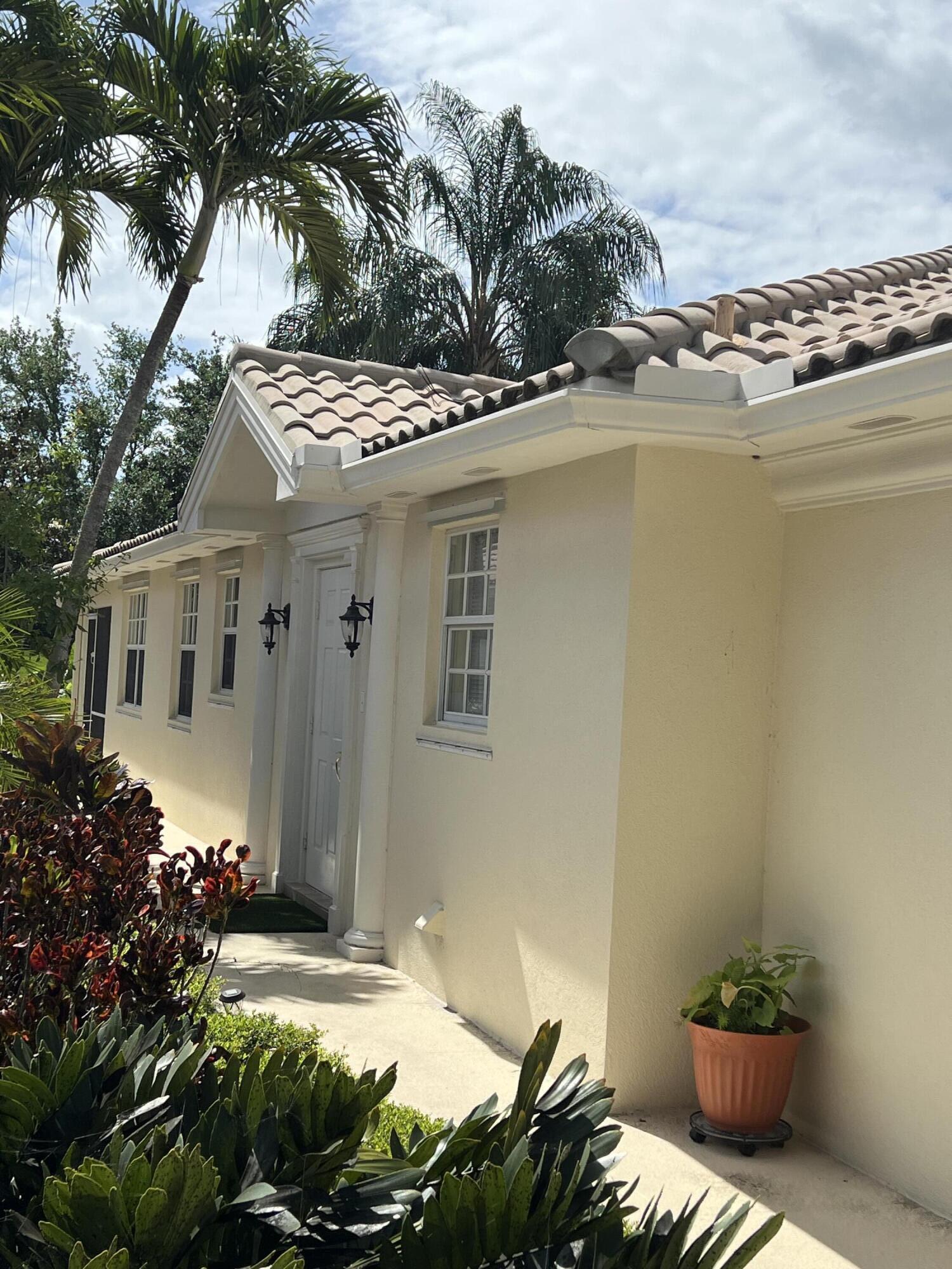 VILLAGEWALK OF WELLINGTON 4 - Residential Lease