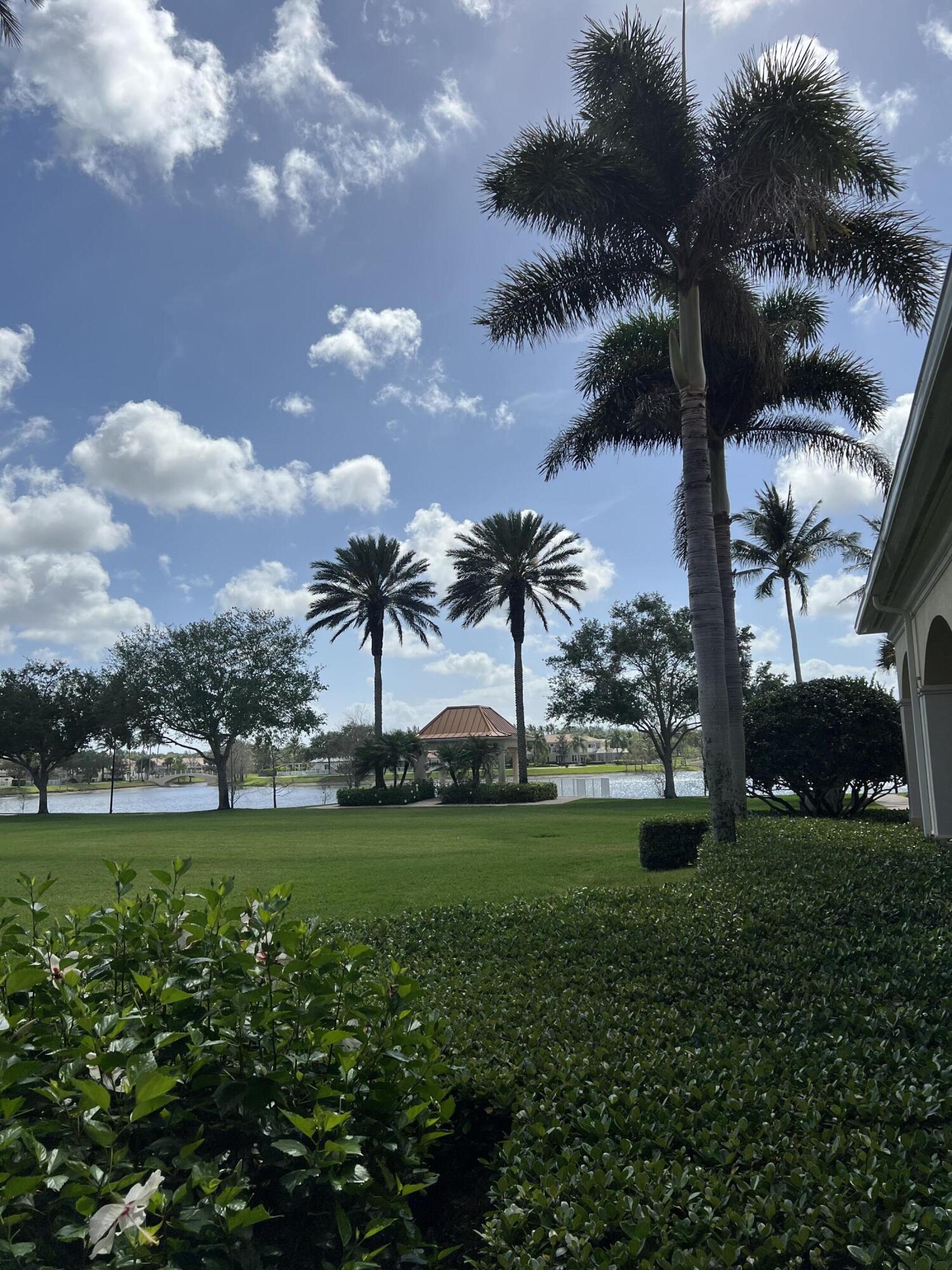 VILLAGEWALK OF WELLINGTON 4 - Residential Lease