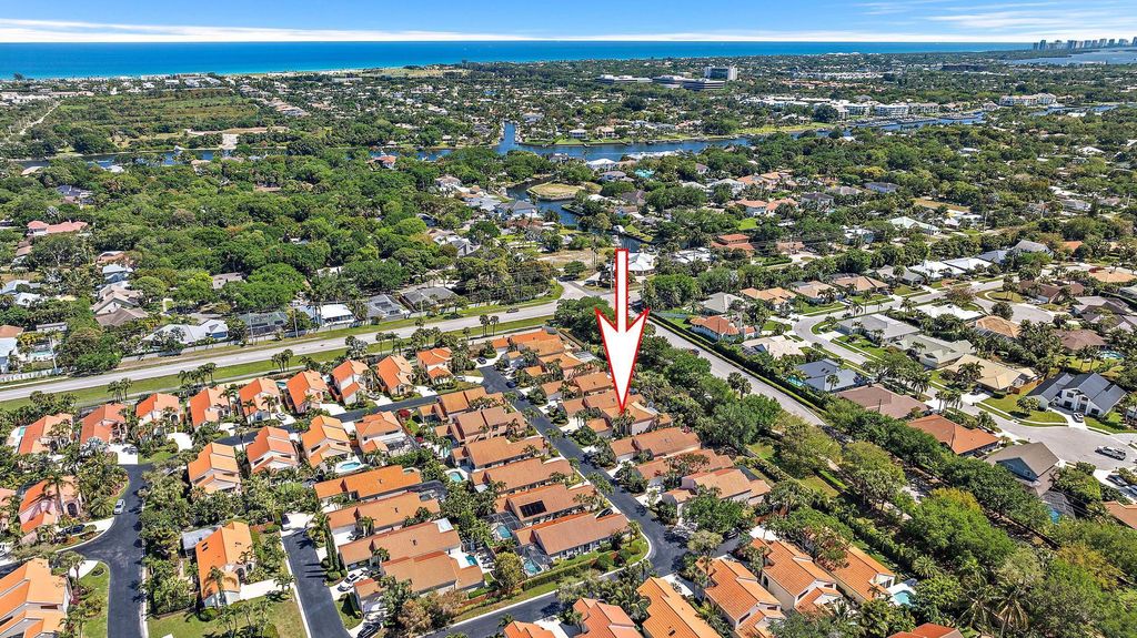 Photo of 2590 La Lique Circle, Palm Beach Gardens, FL 33410 (MLS # R11072537)