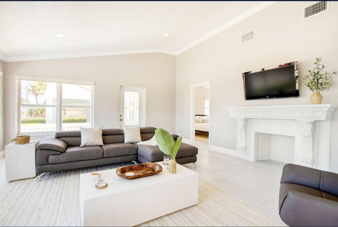 Las Olas By The Sea Ext 3 - Residential Lease