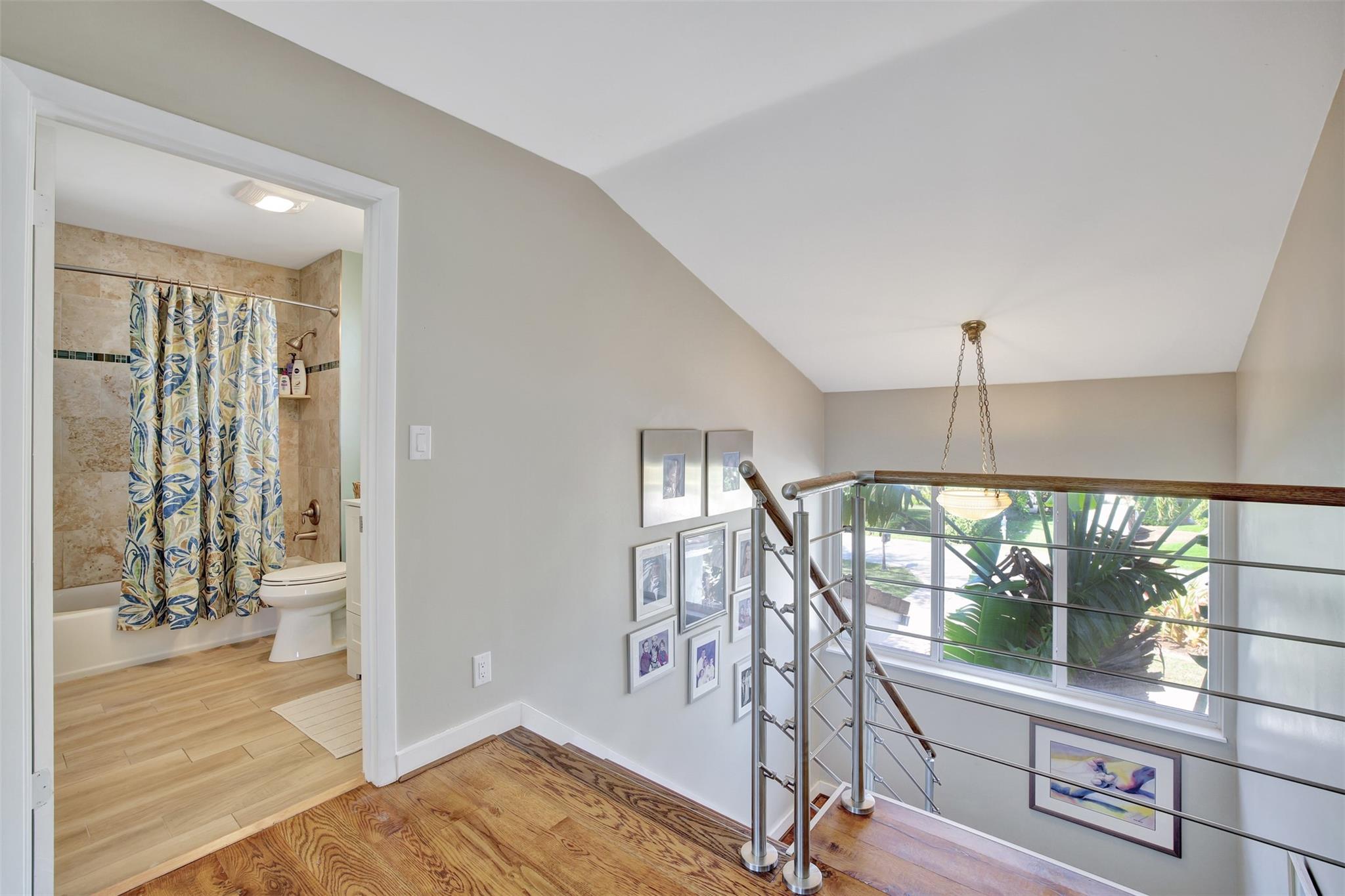 Bel-Air 32-10 B - Residential