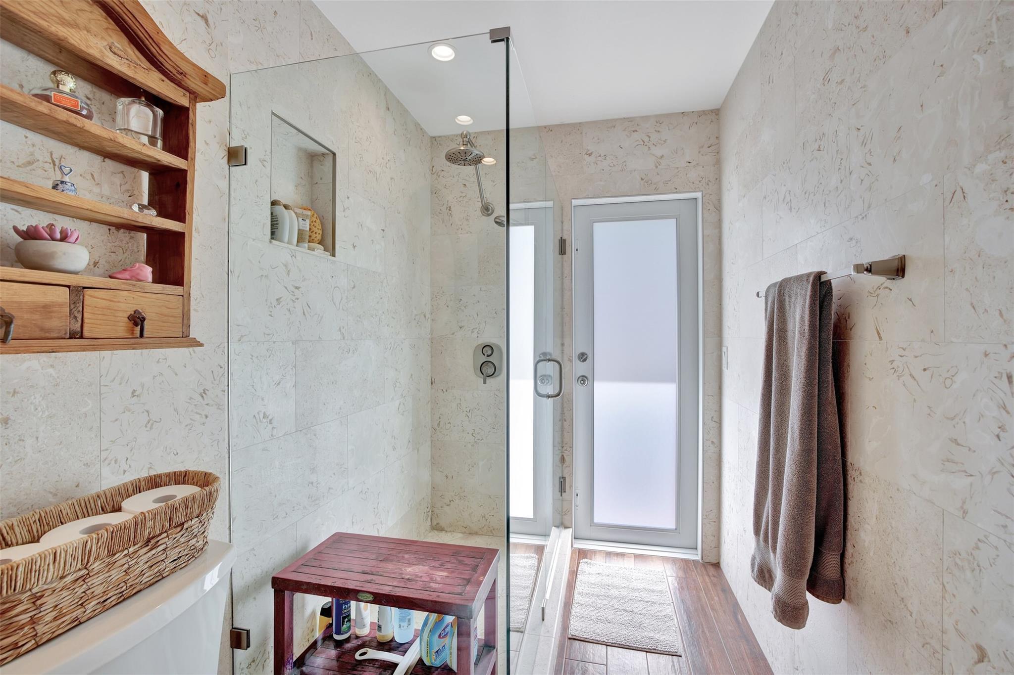 Bel-Air 32-10 B - Residential