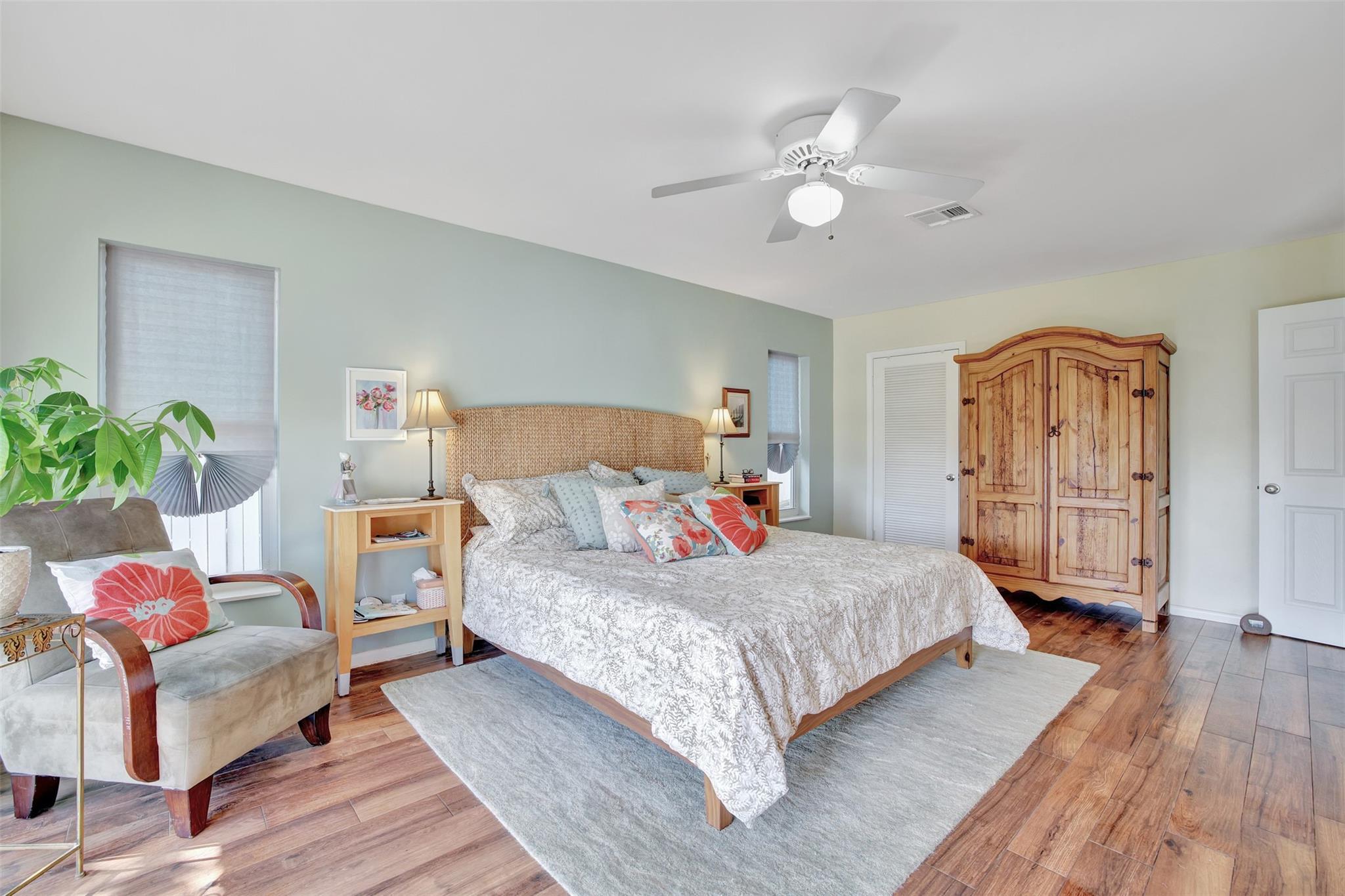 Bel-Air 32-10 B - Residential