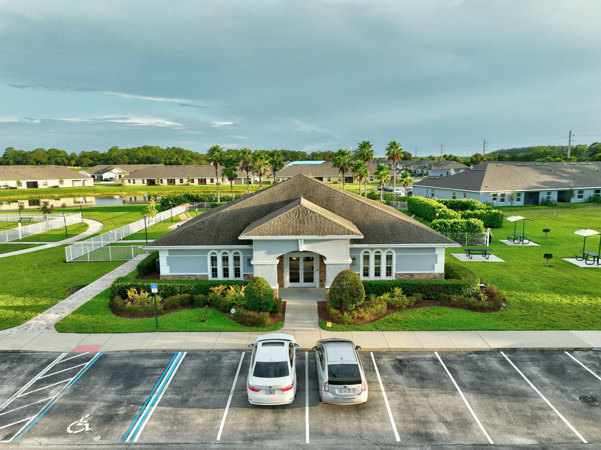 WATERSTONE PHASE THREE - Residential