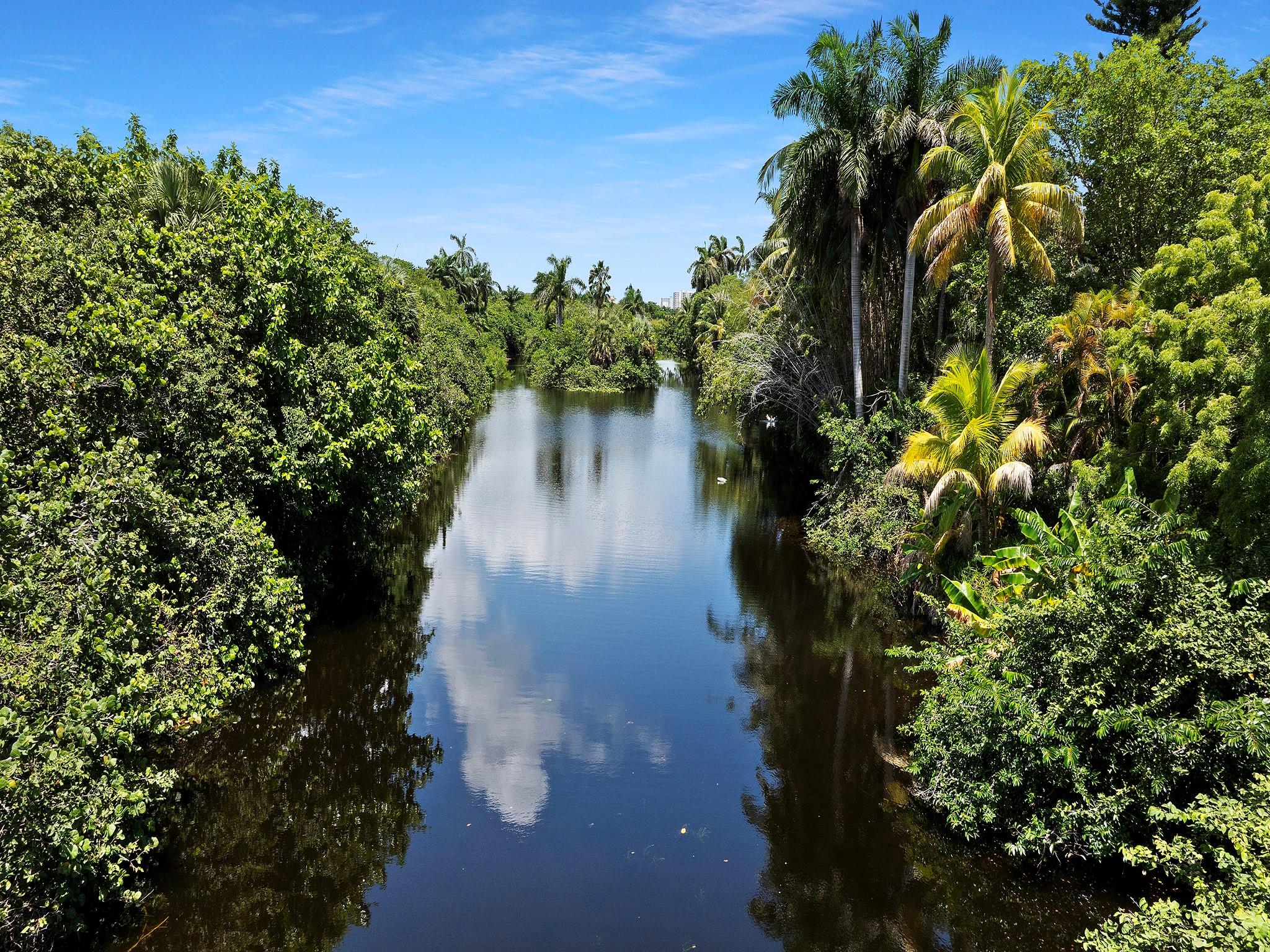 LAS OLAS BY THE SEA EXT - Land