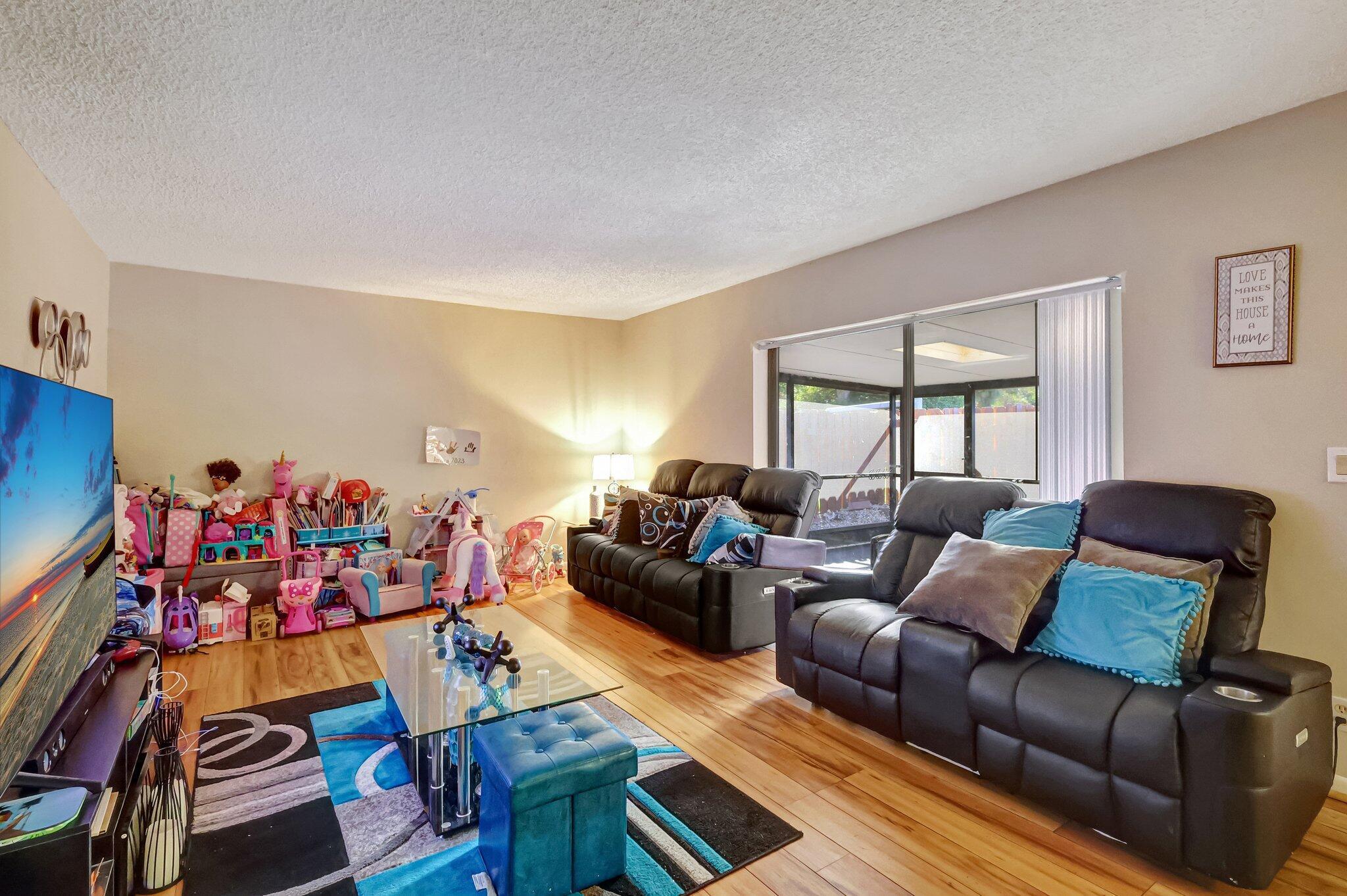 RIVER PINES - Residential
