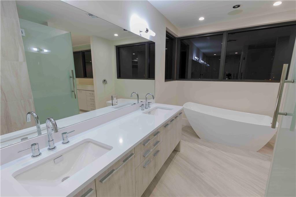 RIO VISTA ISLES - Residential