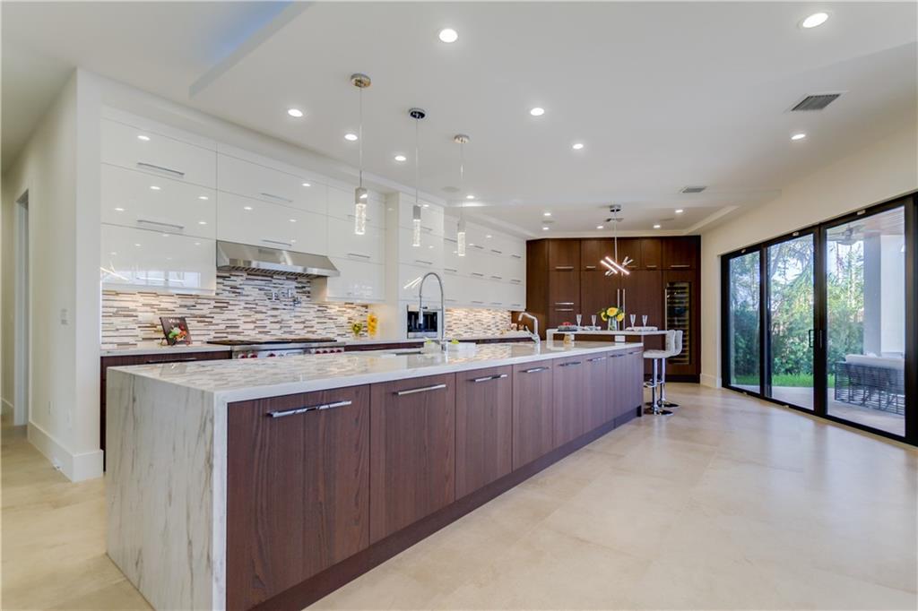 RIO VISTA ISLES - Residential