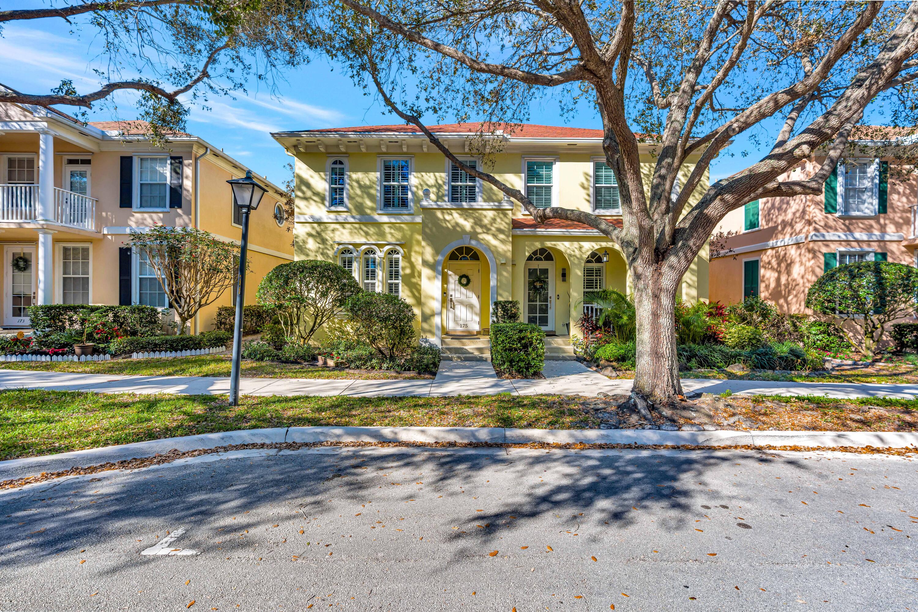 CAMBRIDGE AT ABACOA - Residential