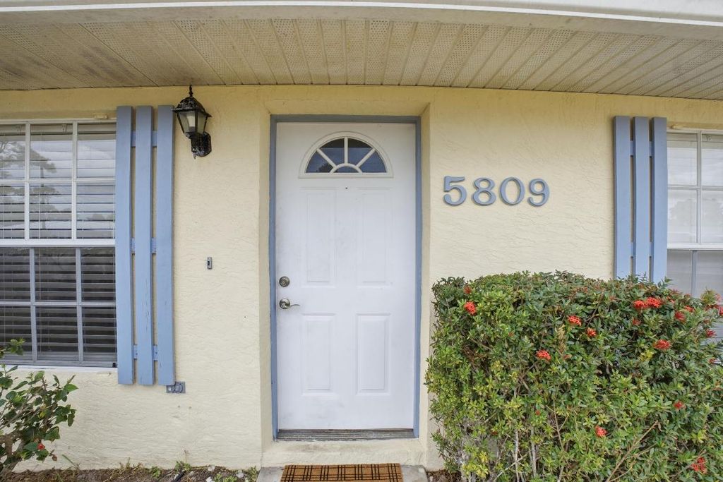 Photo of 5809 Killarney Avenue, Fort Pierce, FL 34951 (MLS # R11155185)