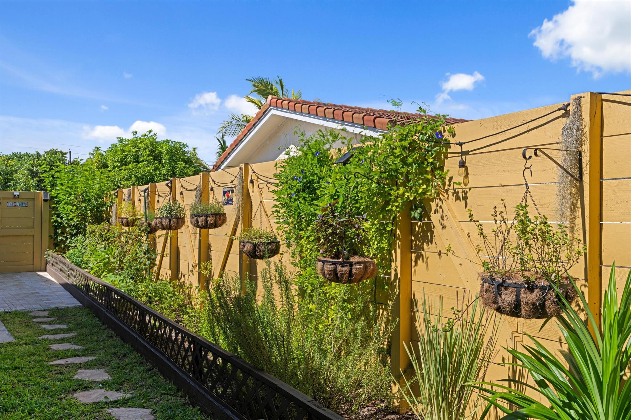 BOCA WOODS - Residential