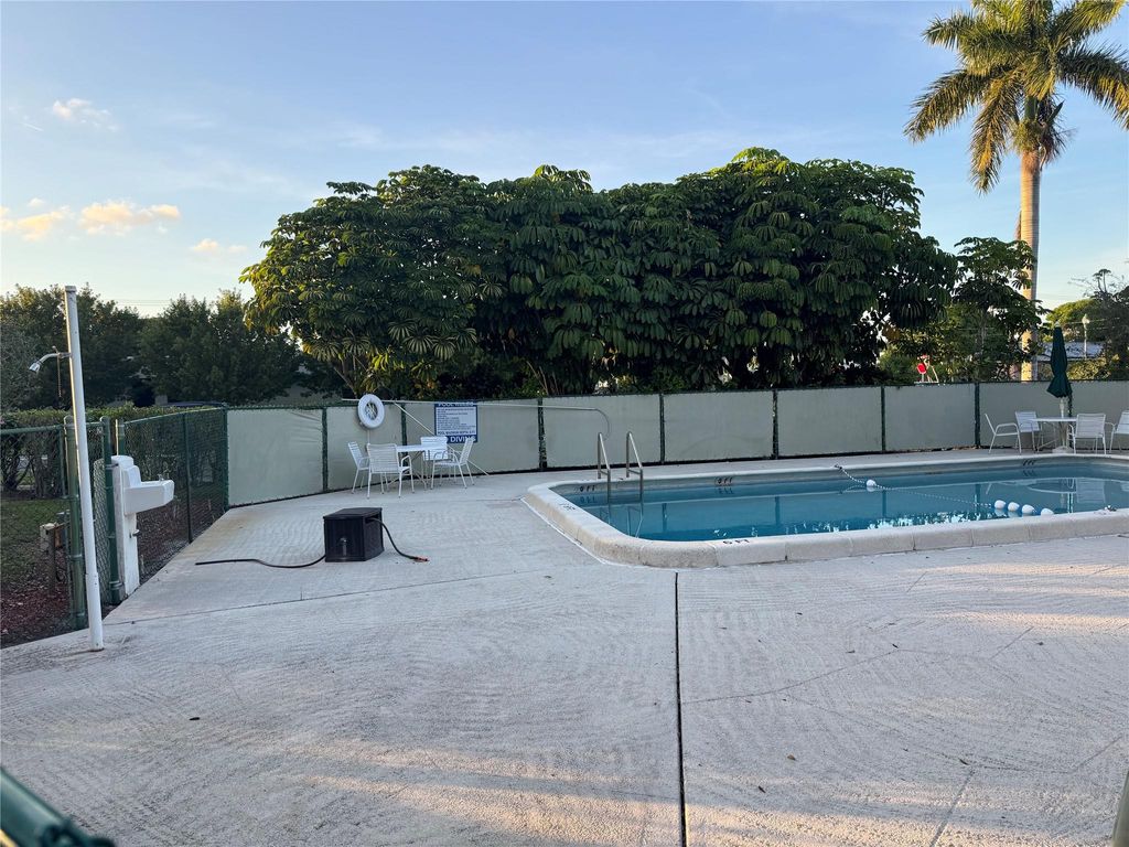 Photo of 505 Spencer Dr #307, West Palm Beach, FL 33409 (MLS # F10540080)
