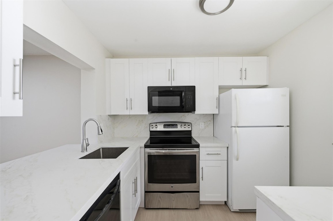 Pine Island Ridge Condo - Residential