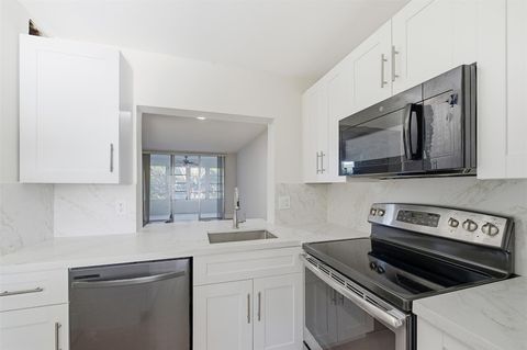 9430 Poinciana Place 409 Davie FL 33324