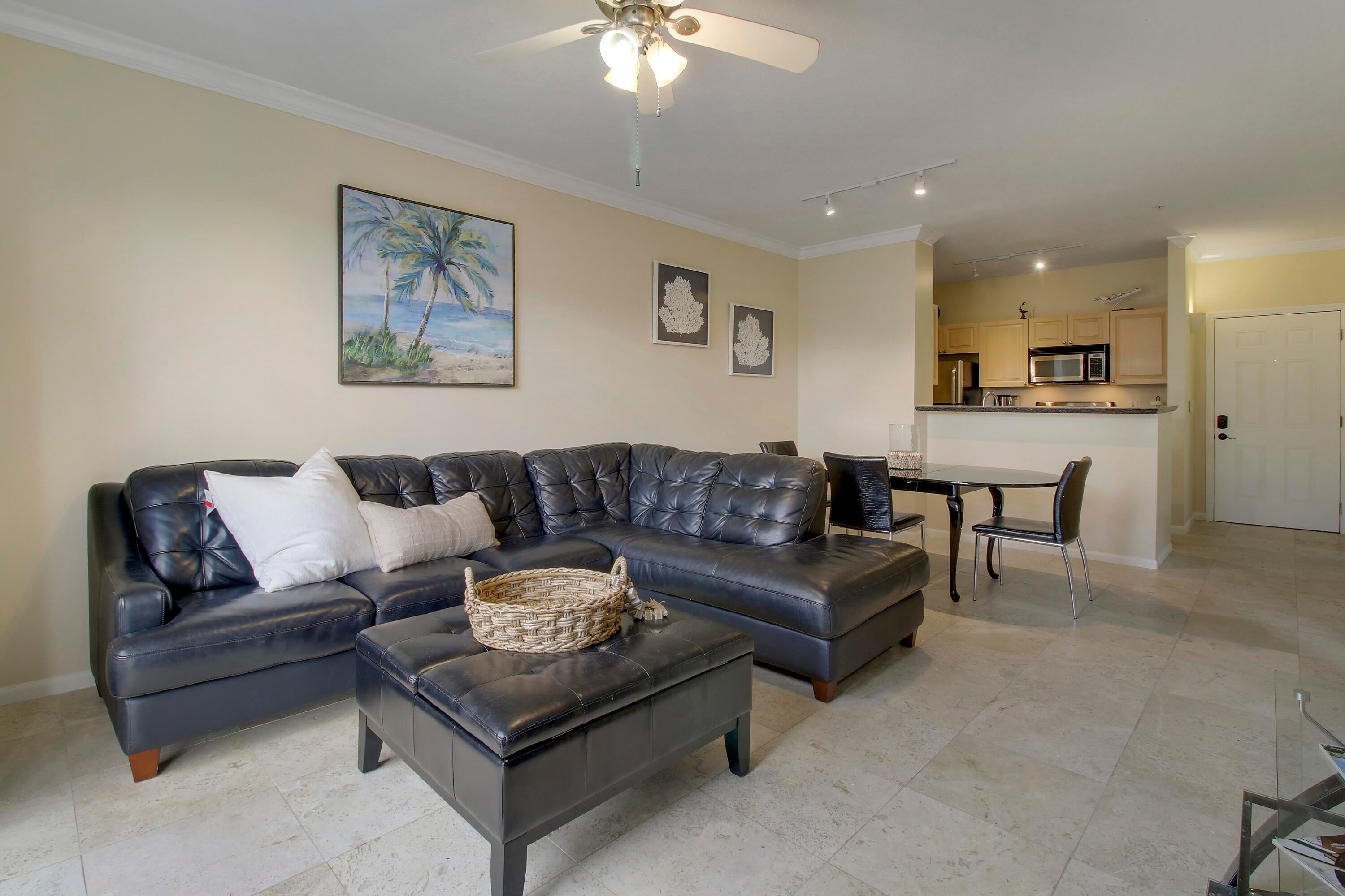 580 S SAPODILLA Avenue 305