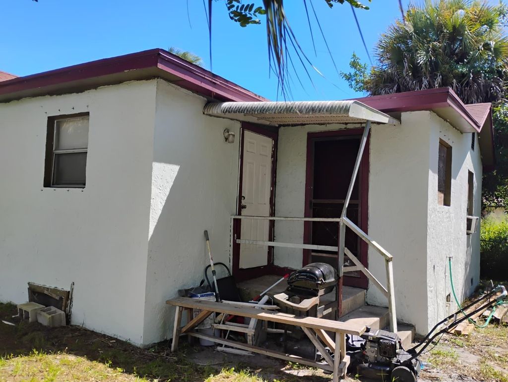 Photo of 619 N 9th N Street, Fort Pierce, FL 34950 (MLS # R11125379)
